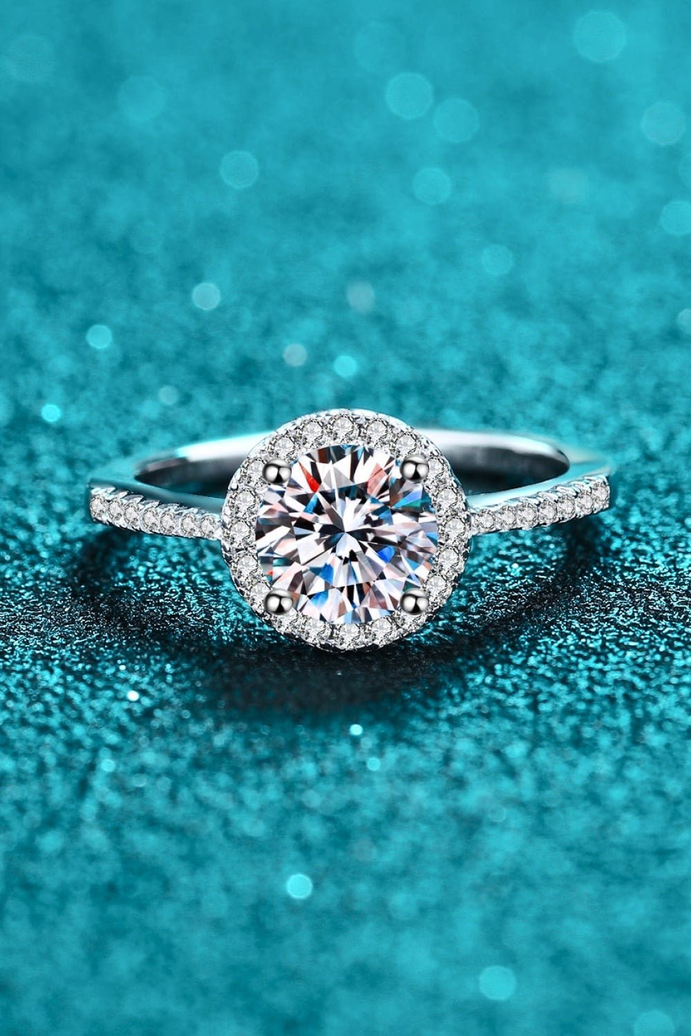 Bague Ready To Flaunt en Moissanite - Halo Éclatant - Ayida Moissanite