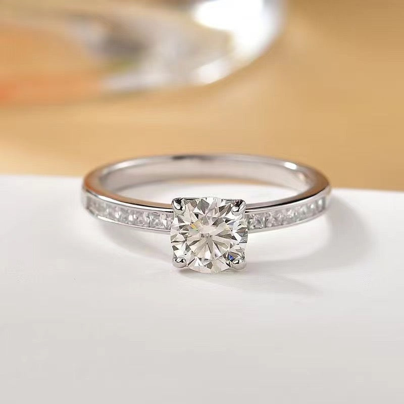 Bague SOLITAIRE en Argent 925 avec Moissanite et Zircon Incrusté - Ayida Moissanite